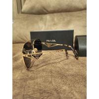 ราคา แว่นกันแดด Prada ขาสามเหลี่ยม (25159618181)