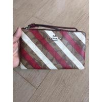 ราคา Coach C1715 กระเป๋าคล้องมือ 1 ซิปL แท้ (12219661897)