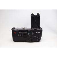 ราคา Sony VG-C77AM Vertical Grip for Sony a77, a77 II, a99 II cameras, features a rugged design, gasket-sealed buttons, used (28486829259)