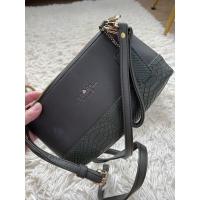 ราคา กระเป๋าสีเขียวขี้ม้ามือสอง (16992001693)