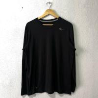ราคา เสื้อกีฬามือสอง NIKE สีดำแขนยาว แท้ (44307706335)