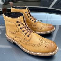 ราคา (แท้/มือสอง)ส่งฟรี 40eu 25cm รองเท้า Clarks Brogue Boots Pre-owned Authentic (28513674912)