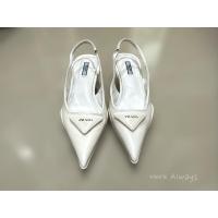 ราคา Prada หนังสีขาว ไซส์ 38.5 มือสอง (21785811112)