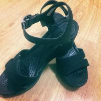 ราคา รองเท้ารัดส้น crocs มือสอง ของแท้ 100% สภาพดี เหมือนใหม่ (944989339)