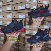 ราคา รองเท้าบาสเก็ตบอล DIADORA (44414603352)
