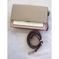 ราคา Charles & Keith กระเป๋าสะพายข้าง มีสายสั้น ยาว (6078906979)
