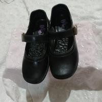 ราคา รองเท้านักเรียนสีดำ*มือสอง* (44301080356)
