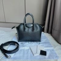 ราคา Good condition‼️ Givenchy antigona mini ปี2015 สภาพดีค่า รอยใช้งานมาทั่วไป หนังมีนิ่มลง ขอบมุมสวย ภายในโอเคมีคราบบ้าง (24171864339)