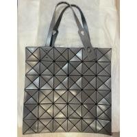 ราคา ส่งต่อ Used BaoBao 6x6 lucent matte สีเทา ของแท้ 1000% (สภาพ80%) ออกช้อป สยามดิส (43510928246)