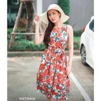 ราคา เดรสลายดอกกุหลาบสีแดง +ผ้าผูกเอว แขนกุด ป้ายVictoria มือ2 (23164275944)
