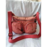ราคา กระเป๋ามือ2 ผ้าสปอต kipling แท้ สีส้มโอรส ไซส์ m พร้อมลิง ครอสบอดี้สายปร้บได้ ช่องใช้งานหลายช่อง (25568501129)