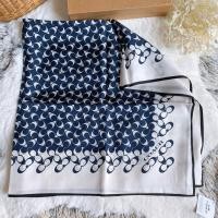 ราคา Coach แท้ ✔️ ผ้าพันคอ ผ้าคลุมไหล่ | Coach Signature Silk Square (6932791713)