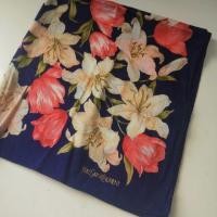 ราคา YSL sz. 18 นิ้ว ผ้าเช็ดหน้าแบรนด์แท้ มือสอง ส่งฟรี (7925769135)