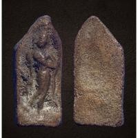 ราคา พระลีลากำแพงขาว เนื้อดินผสมว่าน กรุอาวาสน้อย จังหวัดกำแพงเพชร พิมพ์ตัดห้าเหลี่ยม หายาก (18278189492)