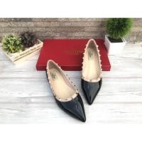 ราคา คัชชู Valentino งานตีแบรนด์ คุณภาพดี เกรด AAงานสวยมากๆนะคะ ตัวรองเท้าใช้วัสดุทำจาก"หนัง PU" อย่างดีใส่นุ่มสบายเท้ามากๆคะ (852685989)