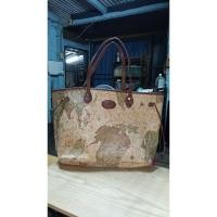ราคา กระเป๋ามือสอง ทรงShopping ลายแผนที่ พร้อมส่ง (25840914661)