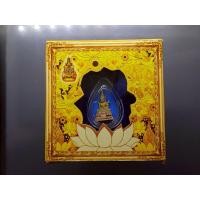 ราคา พระแก้วมรกต เนื้อเงินสามกษัตริย์ ขนาดสูง 1.7 เซน กรมสรรพสามิต สร้าง ในพระบรมราชานุญาต ปี2550 ตลับเดิม หายาก (25608156343)