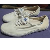 ราคา Keds รองเท้าผ้าใบสีขาว size:37/23.5 cm พื้นเดิม มีตำหนิตามการใช้งาน #มือสอง (47155415273)