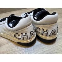 ราคา รองเท้าผ้าใบ Chanel มือสอง ของแท้ ไซส์ 37 (43903665536)