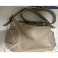 ราคา กระเป๋าสะพายไหล่ Just in Case สีครีมหรือน้ำตาลอ่อน (29657907571)