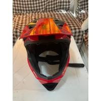 ราคา หมวกกันน๊อคเต็มใบสำหรับจักรยาน BMX racing, Downhill, ยี่ห้อ Fly size L 59-60 cm สีแดง มือสอง สภาพดีใช้น้อยมาก (29472960454)