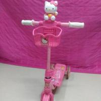ราคา รถสกู๊ตเตอร์คิตตี้ 3ล้อ Scooter Hollo kitty ลิขสิทธ์แท้ สภาพสวย 88% (1296995840)