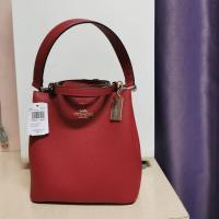 ราคา ส่งต่อ กระเป๋า Coachมือ1 รุ่น 1011 Small Town Bucket Bag In Signature Canvas Size8 1/2” (L) x 8 1/2” (H) x 4” (W) (9935401845)