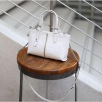 ราคา กระเป๋า gotcha สะพายข้างสายหนังสีขาว (23022012700)
