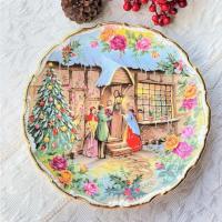 ราคา *ตำหนิจี๊ดเดียว* จานโชว์ Royal Albert "Christmas Carol Singers" Bone China Made in England - First Quality จานคริสต์มาส (14003081039)