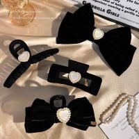 ราคา กิ๊บ ยางมัดผม สร้อยคอมุกทรงโบว์ กิ๊บติดผมสำหรับฤดูใบไม้ผลิและฤดูร้อน ออกแบบในสไตล์เรโทรจากฝรั่งเศส เหมาะสำหรับคนรักแฟชันเช่นชาแนล (54155692930)