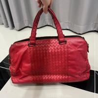 ราคา กระเป๋าหนังแท้ มือสอง ใส่เสื้อผ้า วินเทจ แบรนด์เนม bottega veneta งานลุ้นตู้ญี่ปุ่น กระเป๋าเดินทาง vintage สีแดง (25422554369)
