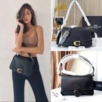 ราคา คป (สด-ผ่อน) กระเป๋าสะพายสีดำ 10.5 นิ้ว C6642 คริสตัล / C4823 Soft Tabby Shoulder Bag (21511054080)