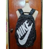ราคา NIKE กระเป๋าสะพายหลัง (มือสองของแท้) (25311248398)