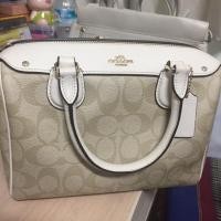 ราคา กระเป๋า coach ทรงหมอนสีขาว ขนาด 9 นิ้ว มือสอง (739300496)