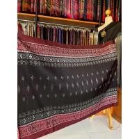 ราคา ซิ่น ผ้าไหมมัดหมี่ ทอยกดอกลูกแก้ว ขนาด 1x2เมตร พื้นสีดำเชิงน้ำตาล รหัส L9A-MD-09066818 (41167742702)