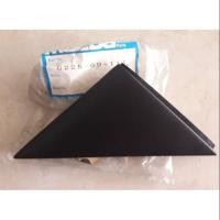 ราคา สามเหลี่ยมปิดกระจกมองข้างตัวในข้างขวาของใหม่แท้ MAZDA 626 TTL 5ประตู ราคา 300฿โทร0972343670 (5818336165)