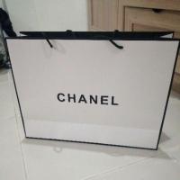 ราคา ถุงกระดาษ​แบรนด์​เนม​ chanel17"*12"​ ของ​แท้​ สภาพ​ดี​ ของแท้​100​% (5618907475)