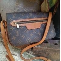 ราคา Louis Vuitton Saint Germain 24 Vintage Monogram Crossbody กระเป๋าสะพายข้าง LV แท้ มือสอง (47403812198)