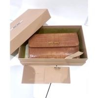 ราคา กระเป๋าสตาค์ miumiu แท้ (16687524690)