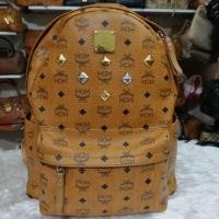ราคา กระเป๋าเป้mcm ของแท้​ size m 13นิ้ว​ สูง17นิ้ว สภาพดี​ มีเก็บมุมตรงปากกระเป๋านิดนุง​ (2867984020)