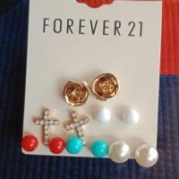 ราคา ต่างหู forever21 ยกเซ็ต (1584449487)