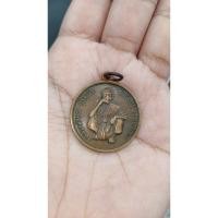 ราคา เหรียญกลมหลวงพ่อคูณ ปริสุทโธ หลังพระปิดตา ลาภผล พูนทวี ปี2536 จ.นครราชสีมา (49650073906)