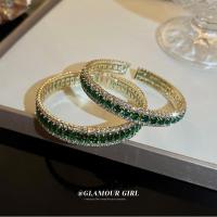 ราคา สร้อยข้อมือเพชรทรงสี่เหลี่ยมสีทองมรกต (29116547227)