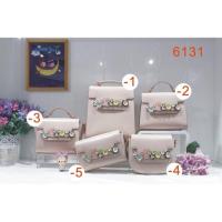 ราคา ถูกสุด กระเป๋า Peach แบรนด์แท้สีชมพูพาสเทลมีดอกไม้น่ารักๆที่ฝาพับ (7313574671)