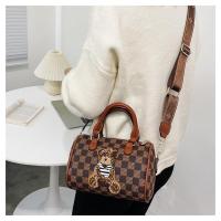 ราคา กระเป๋าครอสบอดี้ทรงหมอน ขนาด 8.5 นิ้ว (23289390372)