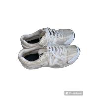 ราคา รองเท้าผ้าใบสีขาวมือสอง รองเท้ามือสอง (24461684171)