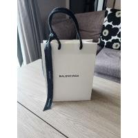 ราคา ถุงกระดาษ Balenciaga พร้อมโบว์ (26015735036)