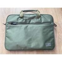 ราคา Anello Laptop case กระเป๋าใส่ laptop 13-14” สภาพดี มีบุกันกระแทกด้านใน ราคา 350 บาท (23319003603)