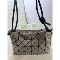 ราคา กระเป๋า BAO BAO ISSEY MIYAKE LOOP METALLIC Shoulder Bag สีเบจครีม มือ2 (28236511540)