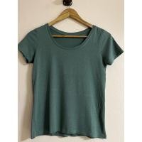 ราคา เสื้อยืดผู้หญิงสีเขียว แบรนด์ยูนิโคล่(Uniqlo) (11098125223)